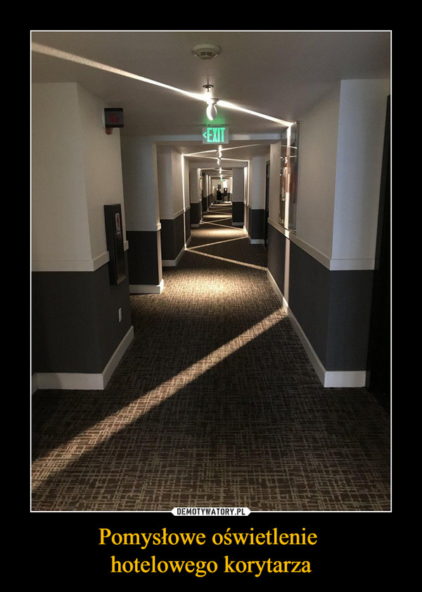 Pomysłowe oświetlenie hotelowego korytarza –  