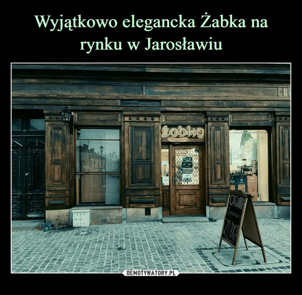 Wyjątkowo elegancka Żabka na rynku w Jarosławiu